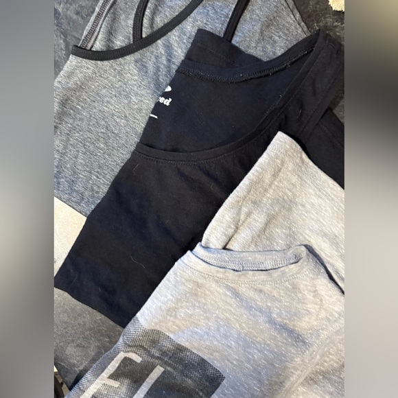 Old Navy active tops - Picture 1 of 5